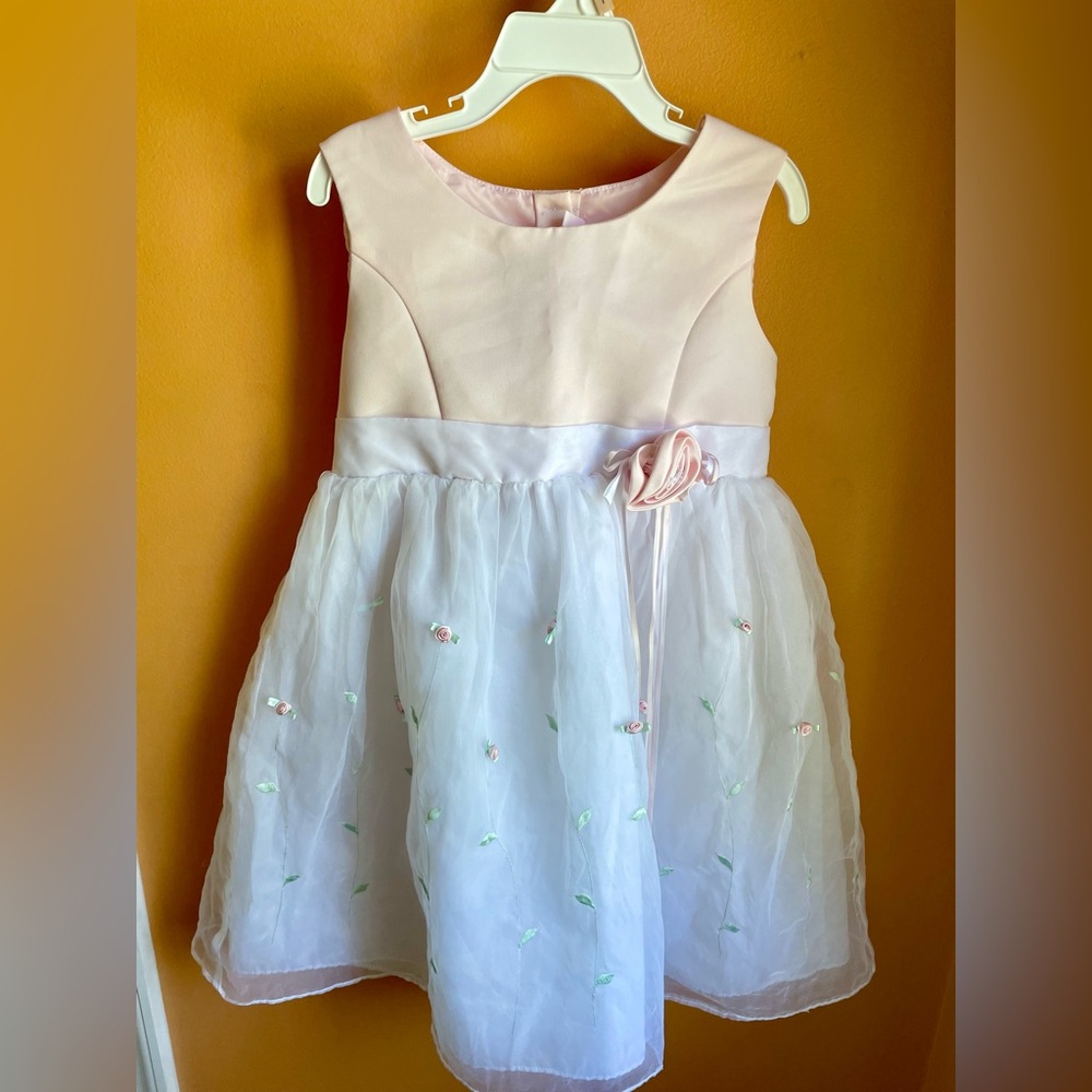 Set of 2 girls dresses - size 5